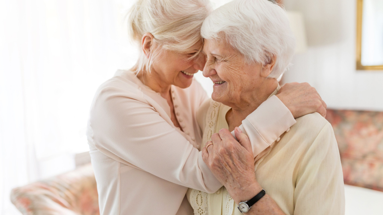 Senior Living Community vs. Home Care: How to Decide What’s Right for You-Image