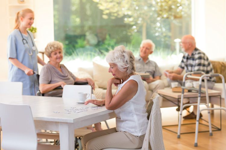 What to Look for When Visiting an Elder in Senior Housing-Image