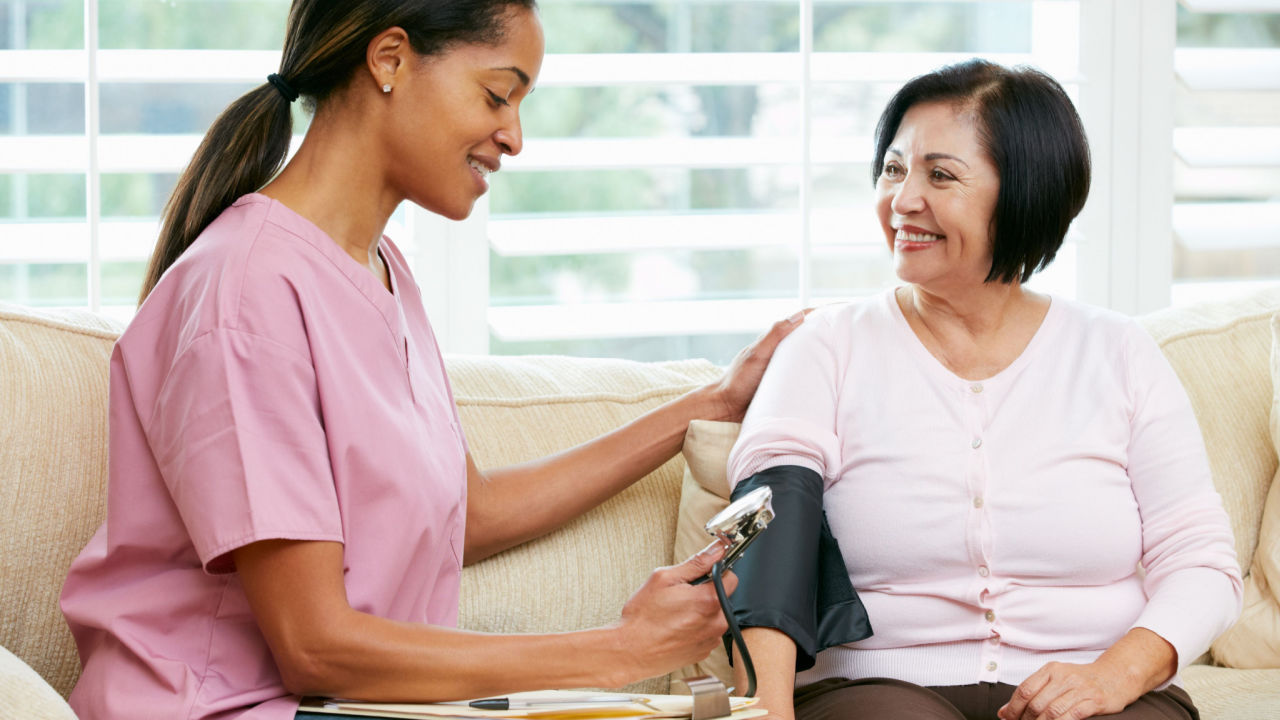 What Is a Home Health Nurse? Job Duties and How to Find the Right One-Image
