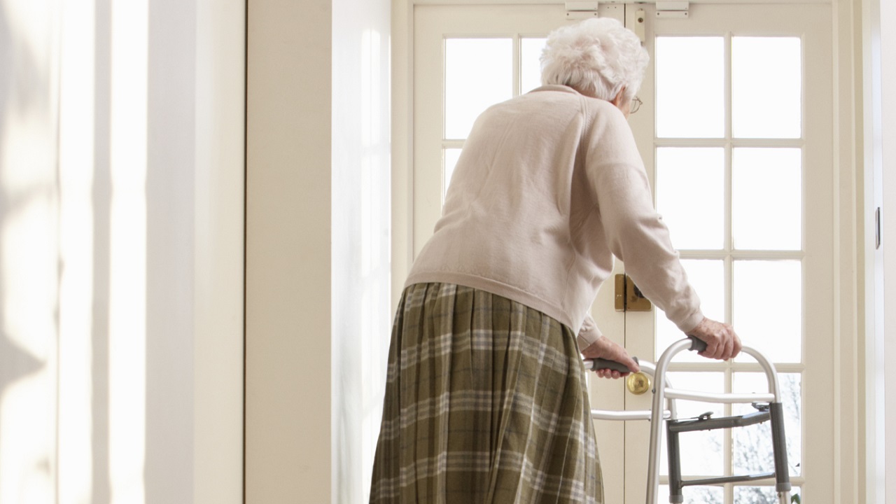 How to Stop Dementia Patients from Wandering-Image