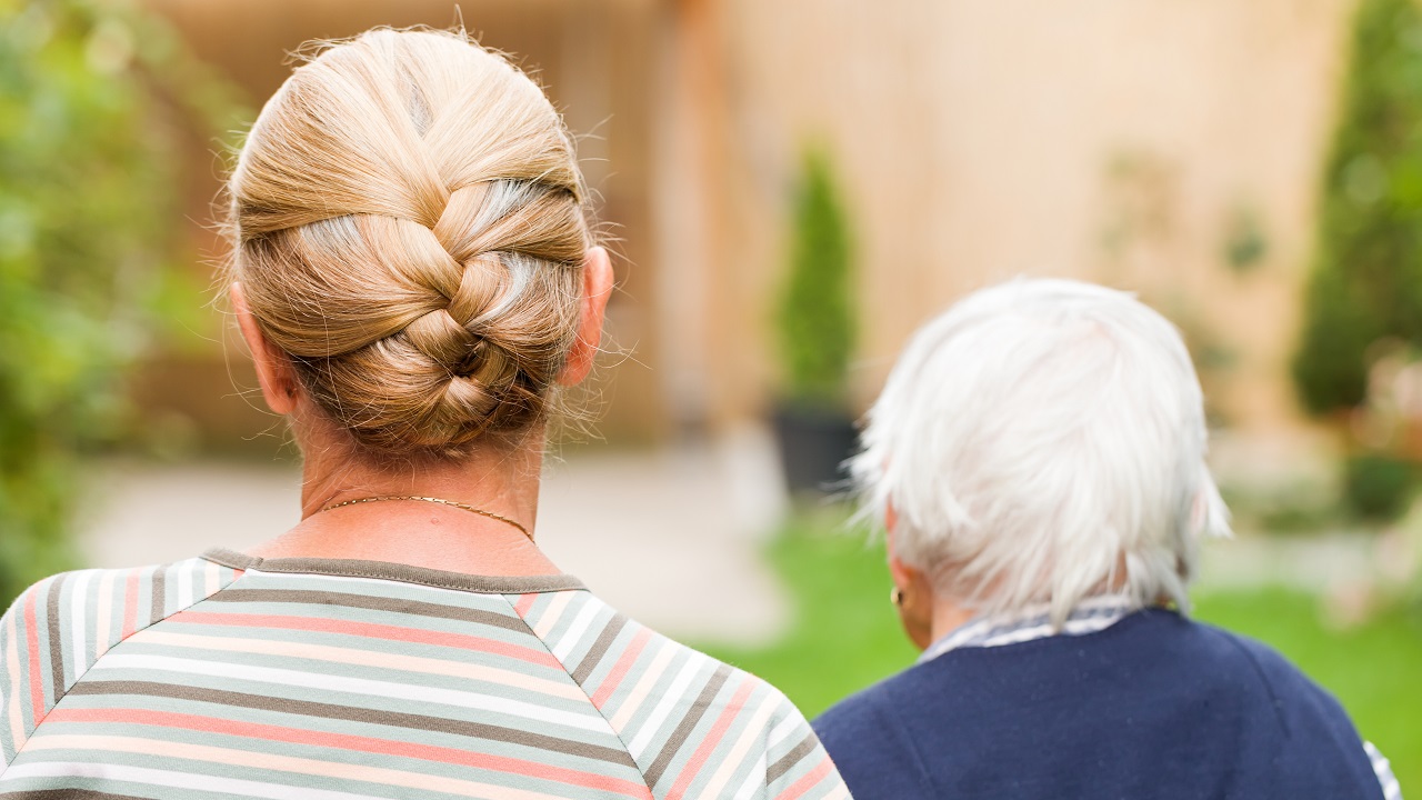 Handling Controlling Elderly Parents-Image