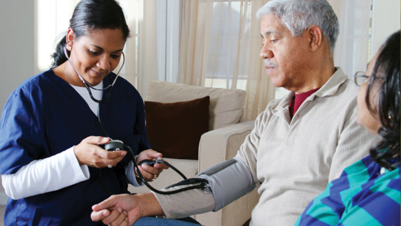 Tips for Helping Seniors Adjust to a New Caregiver-Image